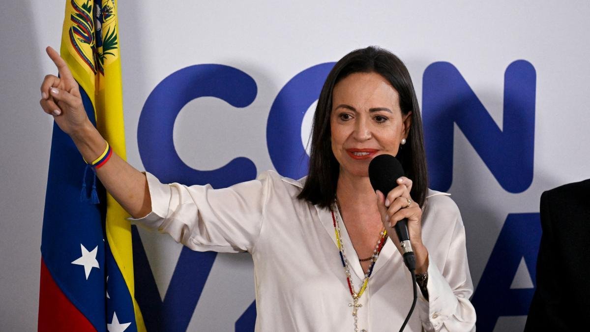 María Corina Machado le pide a Petro que asista a la posesión presidencial de Edmundo en Venezuela María Corina Machado le pide a Petro que asista a la posesión presidencial de Edmundo en Venezuela