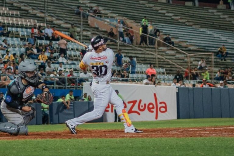 Ángel Reyes vuelve a sacar la cara y su ofensiva es vital para las Águilas