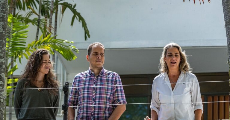 La ONG que logró el fallo que ordena detener a Nicolás Maduro amplió su denuncia por los asilados en Venezuela