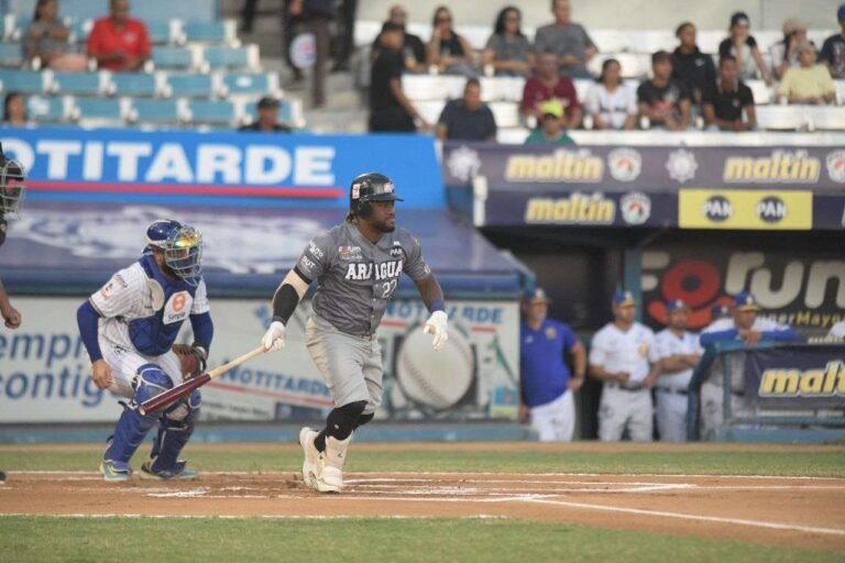 Tigres gana en Valencia y va por el comodín