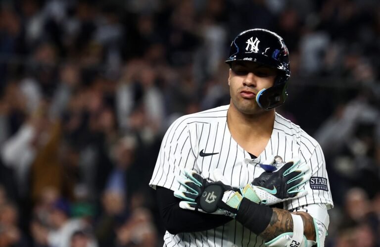 De azul real de los Yankees a rojo de los Ángeles, un histórico cambio de  millones revelado en la agencia libre.