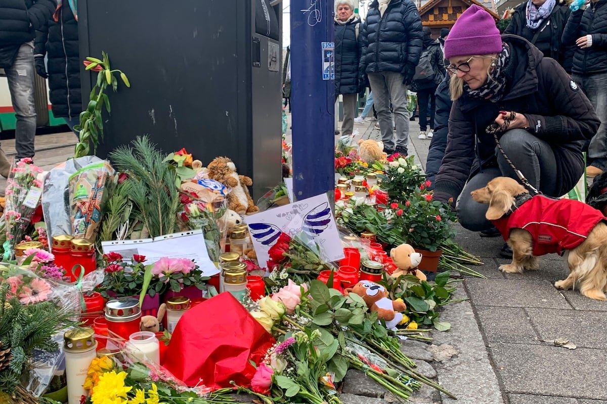 El ataque contra el mercado navideño de Magdeburgo aviva el debate migratorio y de seguridad en Alemania | Internacional El ataque contra el mercado navideño de Magdeburgo aviva el debate migratorio y de seguridad en Alemania | Internacional