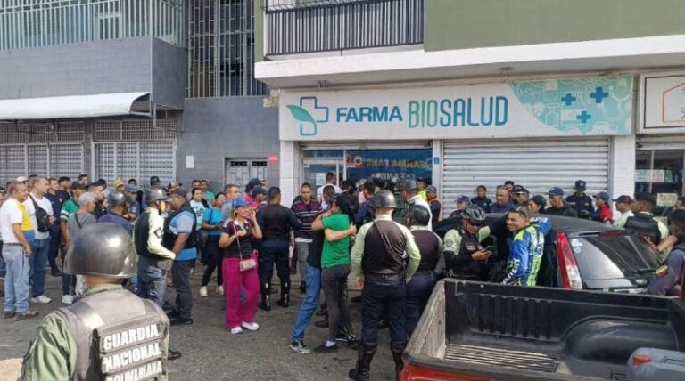Un hombre asesinó a su esposa y luego se quitó la vida dentro de una farmacia