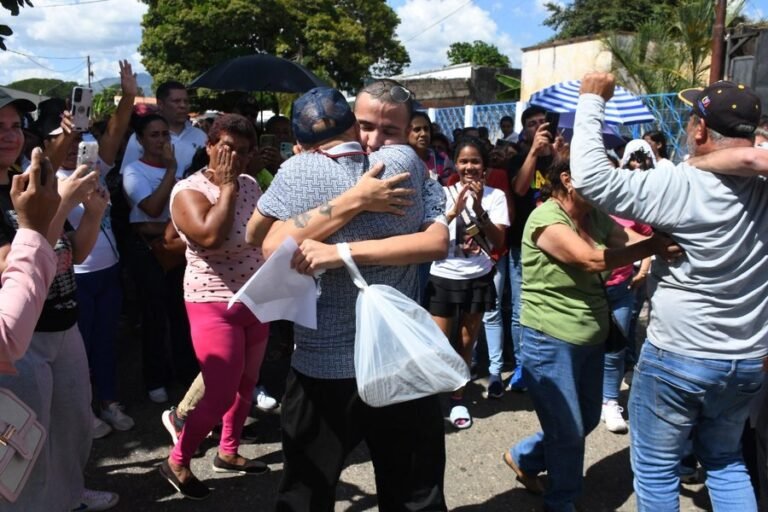 “Siguen quedando más de 1800 personas detenidas por razones políticas en Venezuela”: defensora de derechos humanos sobre recientes excarcelaciones – AlbertoNews