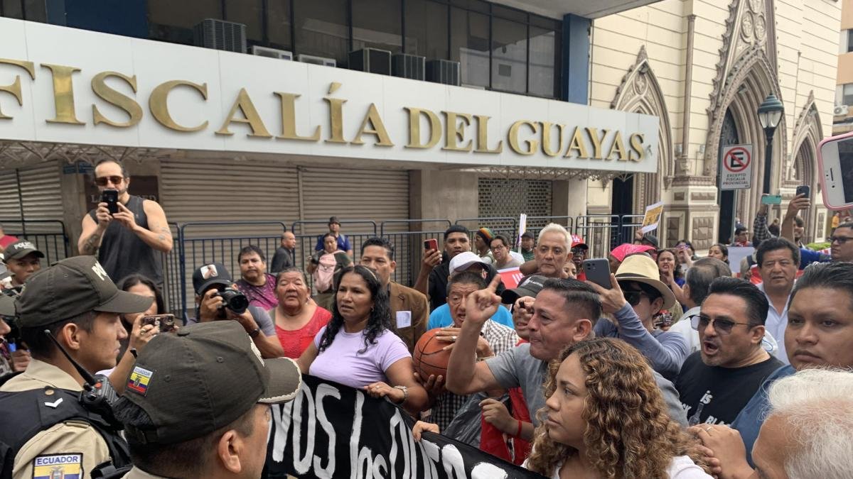 ‘¿Dónde están los cuatro?’, el clamor por la desaparición de unos menores a manos de uniformados