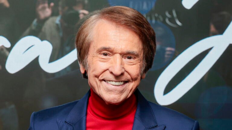 La mujer de Raphael anuncia que el cantante ya tiene fecha de alta hospitalaria