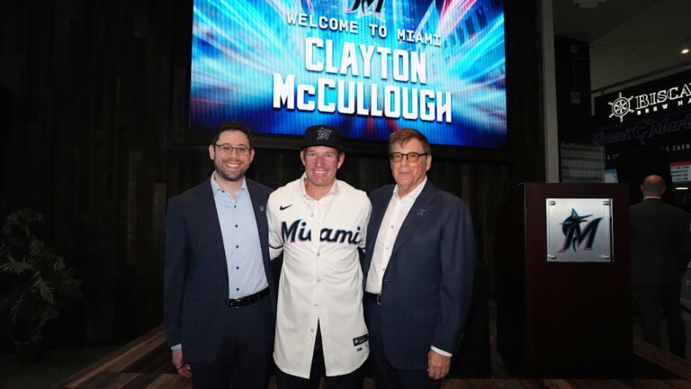 El bono millonario que le dieron los Marlins al prospecto venezolano Andrew Salas