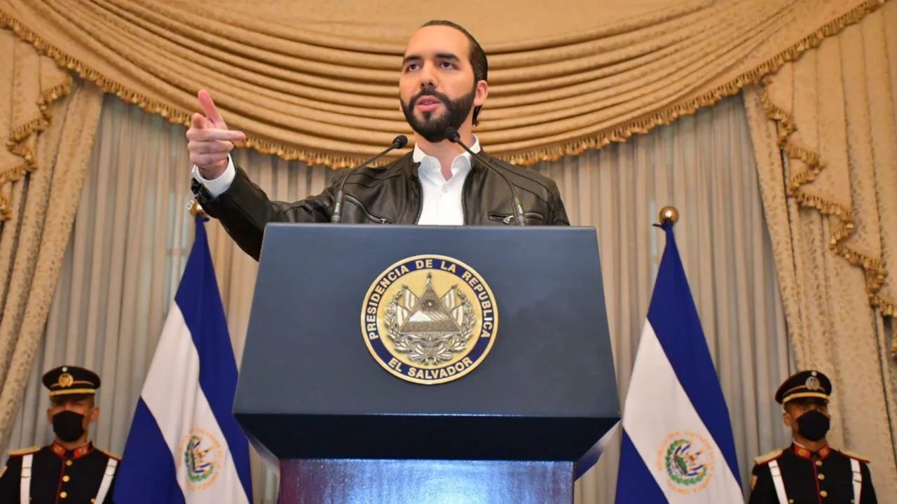 El Salvador aprovechó la caída de Bitcoin: ¿cuántos compró?