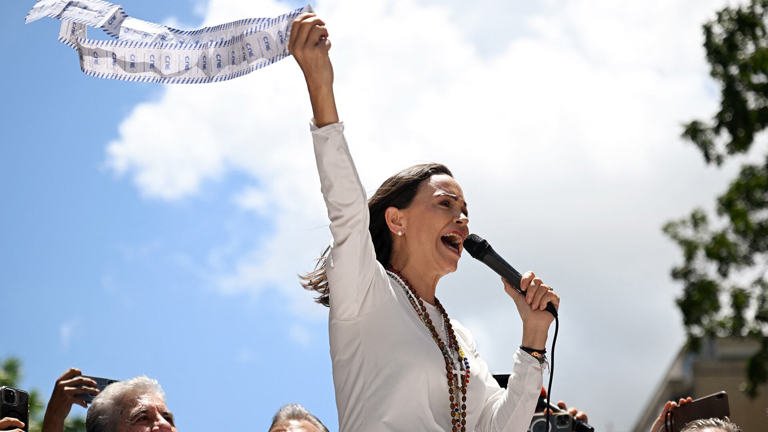 María Corina llama a prepararse para el 10 de enero en emotivo mensaje de fin de año: “En enero nos vemos en las calles”