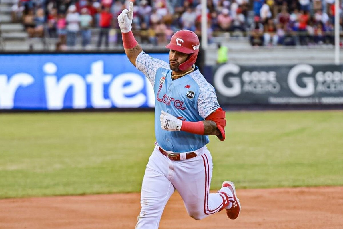 Jonrón con suspenso le aseguró un juego extra a Cardenales Jonrón con suspenso le aseguró un juego extra a Cardenales