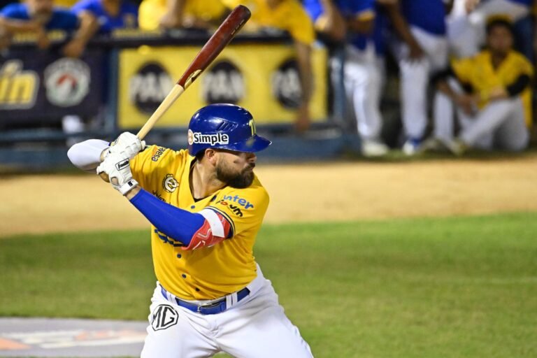Renato Núñez sigue encendido y vuelve a a decidir para el Magallanes