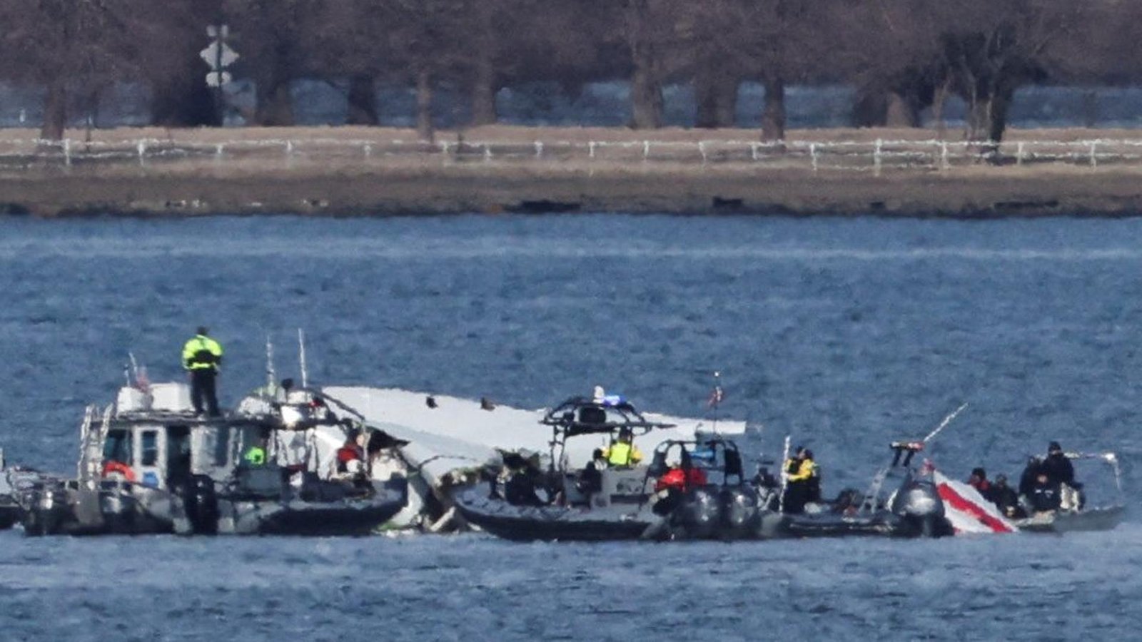 Un controlador hacía el trabajo de dos cuando se produjo el accidente aéreo de Washington Un controlador hacía el trabajo de dos cuando se produjo el accidente aéreo de Washington