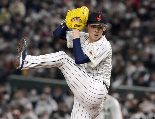 La Jornada – El pitcher japonés Roki Sasaki firma con los Dodgers