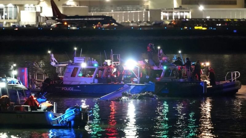 Las 5 cosas que debes saber este 30 de enero: Colisión aérea en Washington, fin a prórroga del TPS para venezolanos, Gaza, Guantánamo y Champions League Las 5 cosas que debes saber este 30 de enero: Colisión aérea en Washington, fin a prórroga del TPS para venezolanos, Gaza, Guantánamo y Champions League