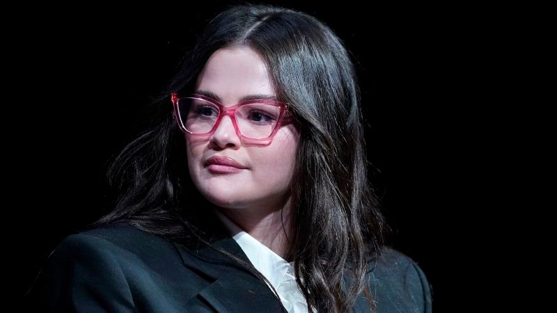 Selena Gomez compartió un emotivo mensaje sobre las busquedas de inmigración en todo EE.UU. en un video que eliminó Selena Gomez compartió un emotivo mensaje sobre las busquedas de inmigración en todo EE.UU. en un video que eliminó