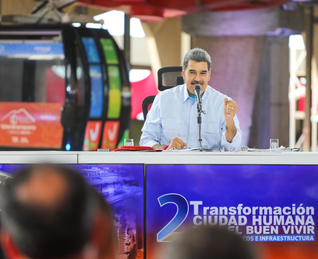 Maduro lanza la 2T para la reactivación de obras y mejora de los servicios públicos