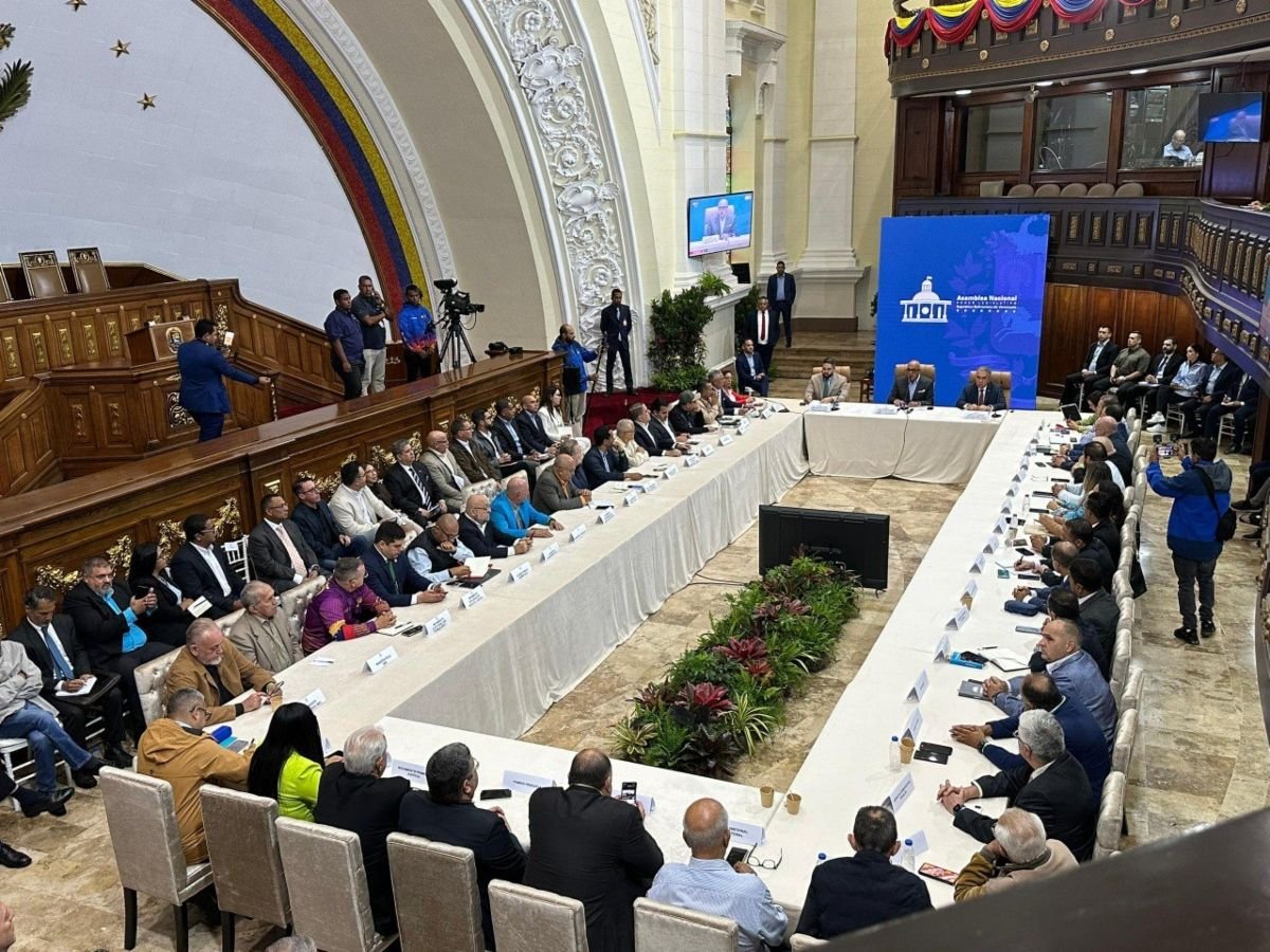 AN de Venezuela instala comisión de diálogo para elaborar propuesta de cronograma electoral