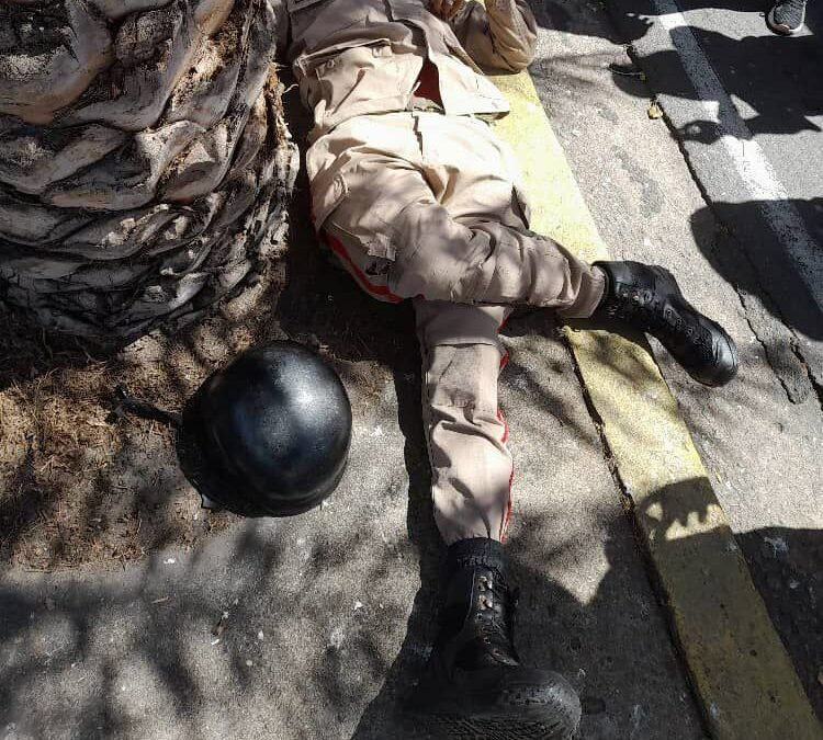 Miliciano murió al chocar contra objeto fijo en Ciudad Bolívar