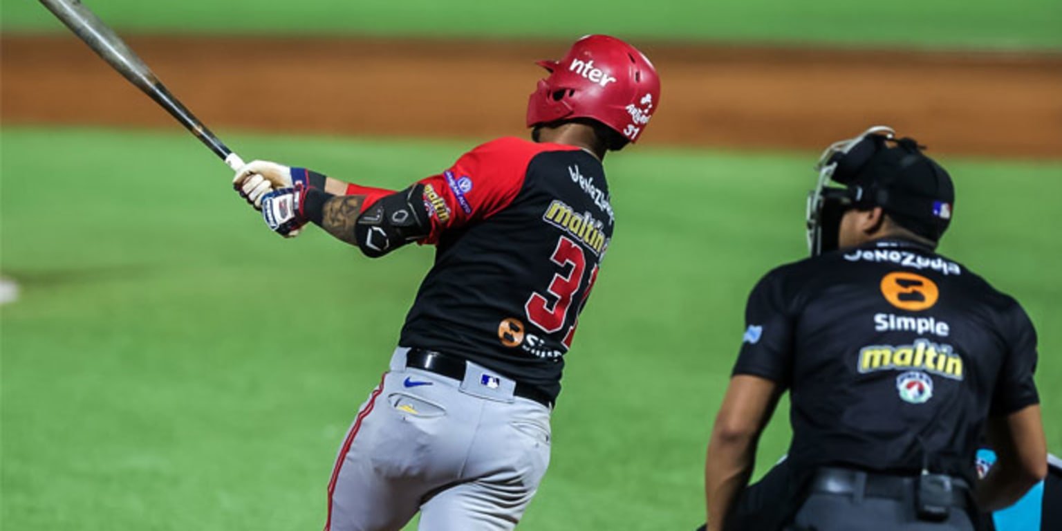 Cardenales derrotan a Bravos e igualan serie final en Venezuela