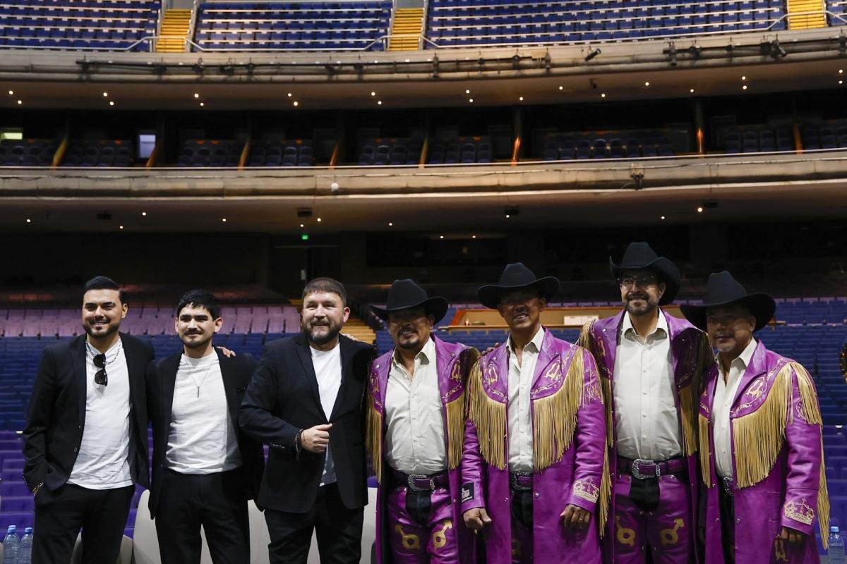La Banda El Recodo podría hacer un homenaje a la fallecida Paquita la del Barrio