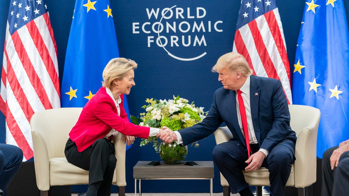 La UE promete reaccionar de manera “firme e inmediata” a los nuevos aranceles de Trump La UE promete reaccionar de manera “firme e inmediata” a los nuevos aranceles de Trump