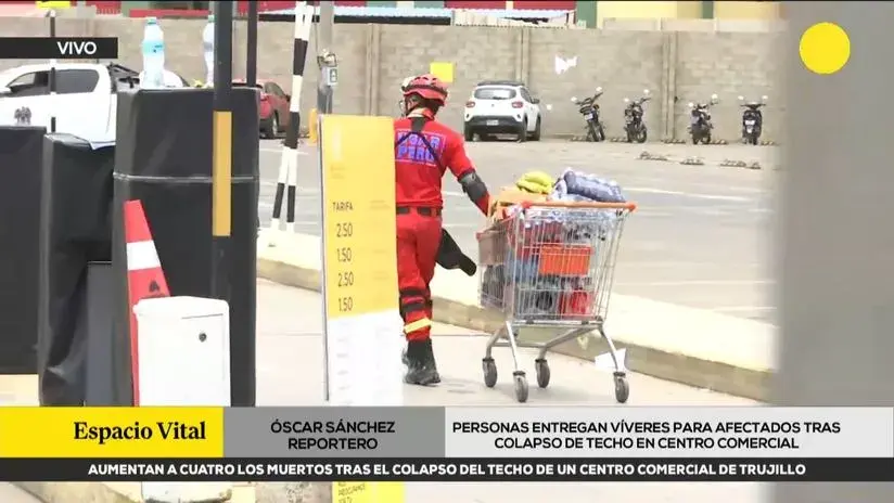 Trujillo: vecinos llevan agua y víveres para rescatistas y voluntarios donan sangre para afectados por la tragedia Trujillo: vecinos llevan agua y víveres para rescatistas y voluntarios donan sangre para afectados por la tragedia