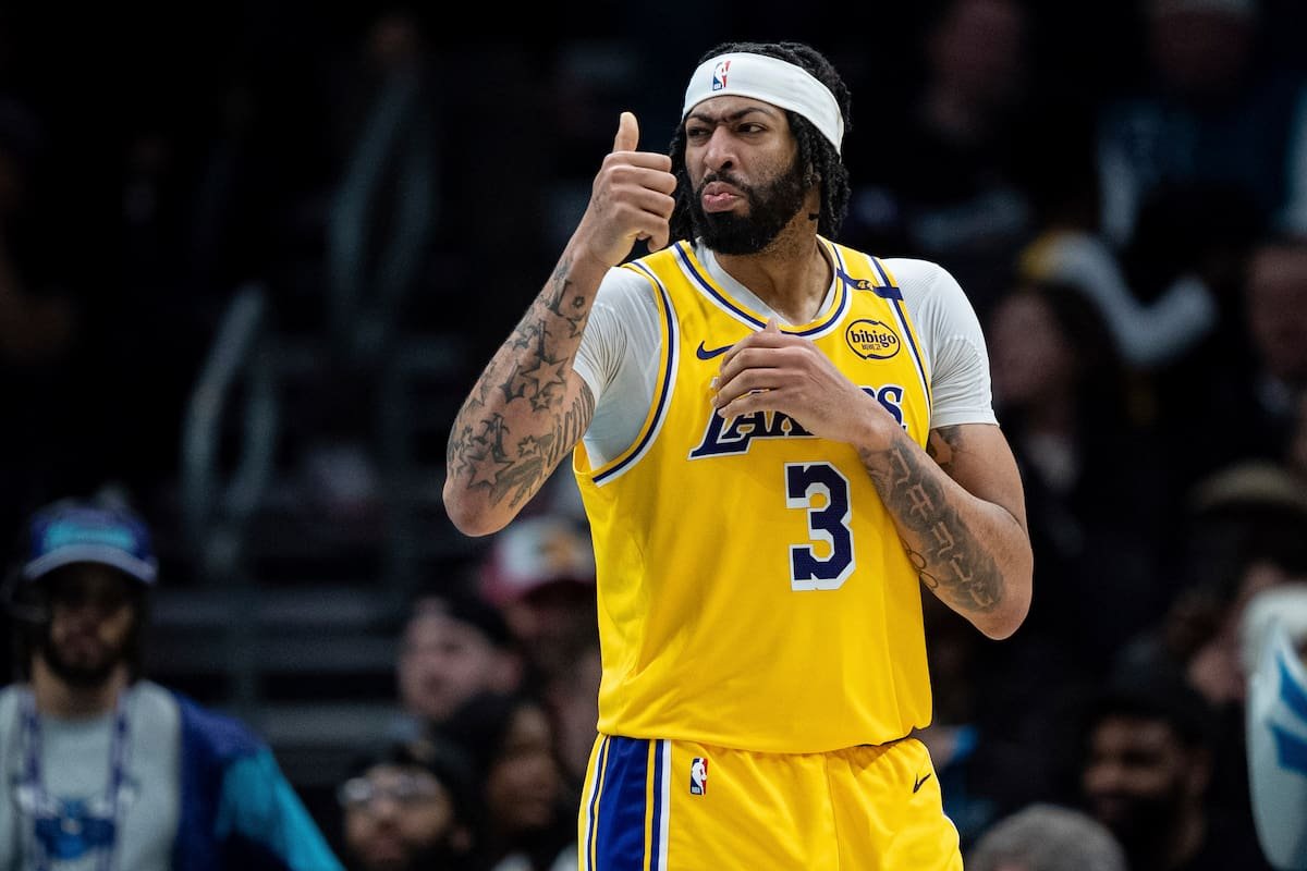 Davis reconoce la importancia del acuerdo que lo llevó a los Mavericks y a Doncic a los Lakers Davis reconoce la importancia del acuerdo que lo llevó a los Mavericks y a Doncic a los Lakers