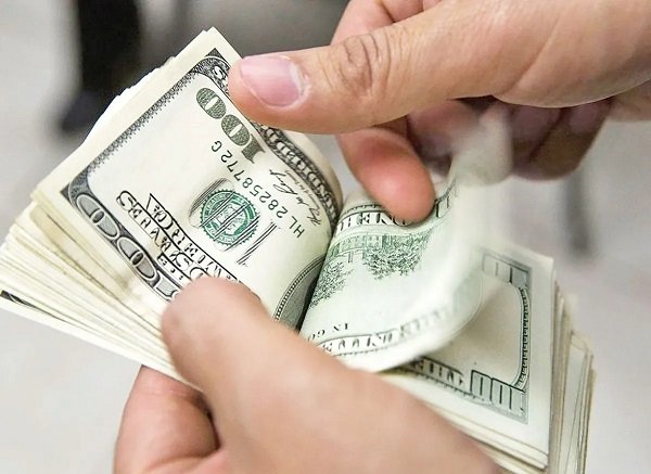 El dólar sigue subiendo en RD; miércoles era vendido a .28 | AlMomento.net