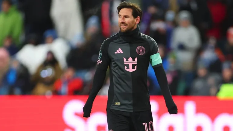 La ingeniosa solución de Messi para combatir el frío extremo durante el partido de Inter Miami en Kansas