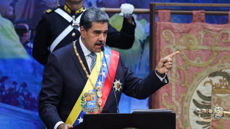 Maduro da 90 días para que comisión presente un proyecto de reforma a la Constitución de Venezuela Maduro da 90 días para que comisión presente un proyecto de reforma a la Constitución de Venezuela