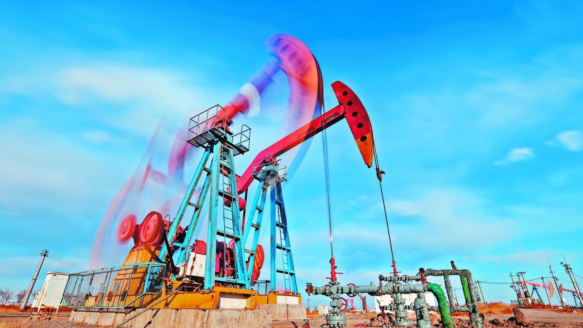 Petróleo abre la semana con alzas mientras mercado sopesa sanciones a Irán Petróleo abre la semana con alzas mientras mercado sopesa sanciones a Irán