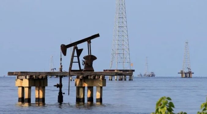 PDVSA confirma muerte de trabajador y dos desaparecidos en explosión de barcaza en el Lago