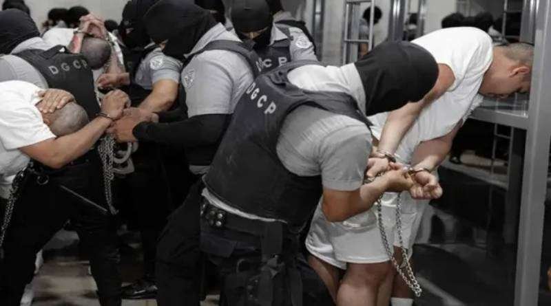 Nayib Bukele comete delitos de lesa humanidad al encarcelar a venezolanos