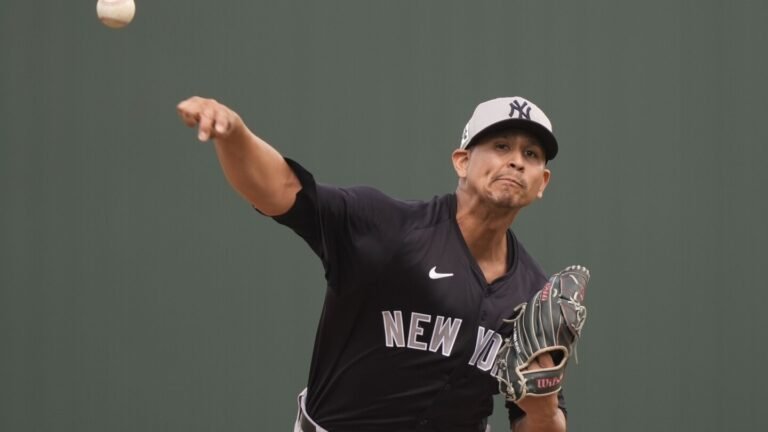Carlos Carrasco firma contrato con Yankees tras destacada actuación en primavera