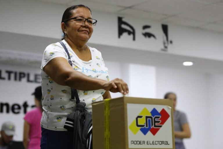 El chavismo celebra en un contexto de apatía política una consulta por proyectos comunales