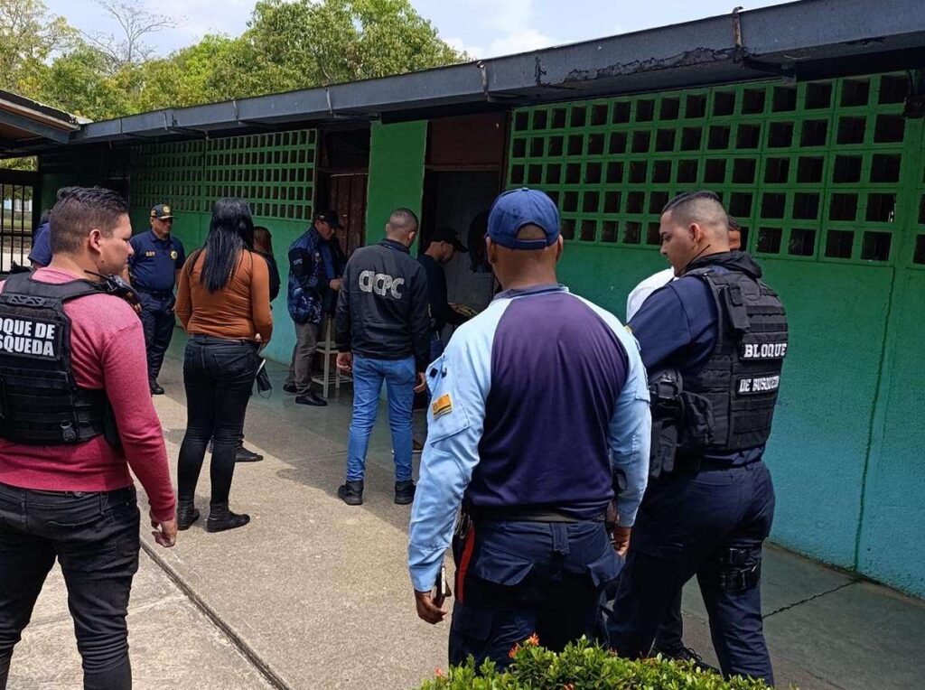 Vecinos rescatan a menor y apresan a un agresor Vecinos rescatan a menor y apresan a un agresor