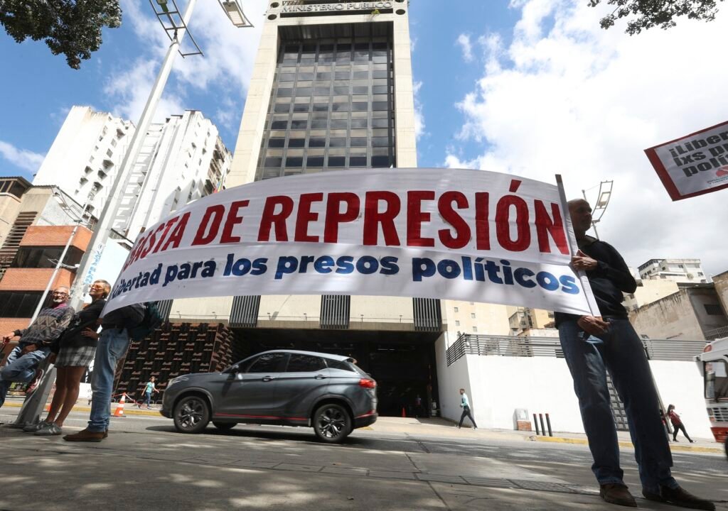 Análisis de Entorno | Venezuela al límite: conciencia de la crisis, acciones defensivas y esperanza de un cambio irreversible Análisis de Entorno | Venezuela al límite: conciencia de la crisis, acciones defensivas y esperanza de un cambio irreversible