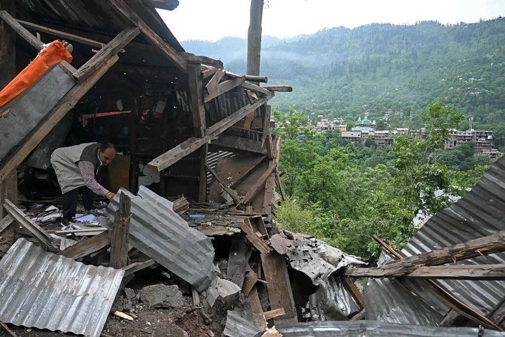 India frustra un ataque con misiles y drones de Pakistán mientras los pueblos de Cachemira siguen atrapados en un fuego cruzado mortal