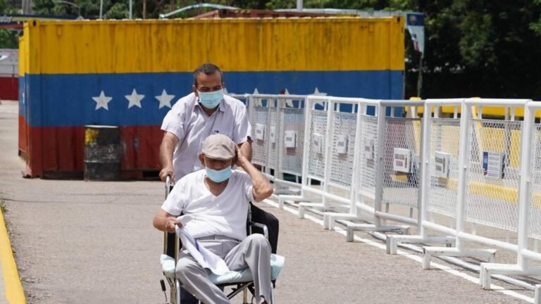 ¿Cómo viajar desde Venezuela a Colombia tras la suspensión de vuelos?