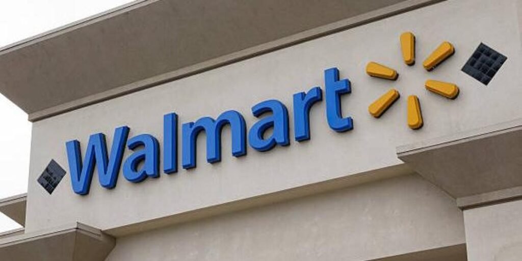 Walmart toma una arriesgada decisión de negocios que podría perjudicar su política más importante