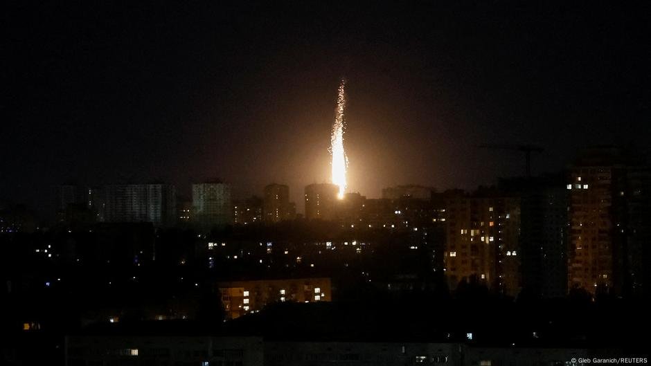 Kiev bajo alerta por ataque de drones y misiles rusos – DW – 25/05/2025 Kiev bajo alerta por ataque de drones y misiles rusos – DW – 25/05/2025