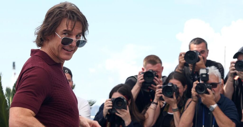Tom Cruise cierra la saga de ‘Misión Imposible’ con una entrega espectacular lastrada por su empeño en emocionar Tom Cruise cierra la saga de ‘Misión Imposible’ con una entrega espectacular lastrada por su empeño en emocionar