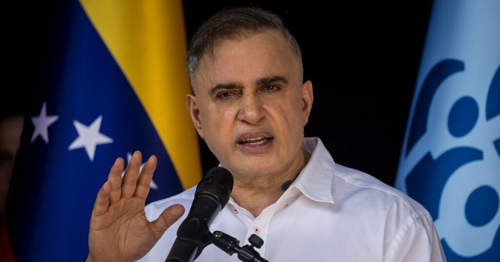“Conspirador en serie” y “Sindicato de crimen organizado”: las insólitas acusaciones del régimen de Maduro contra Juan Pablo Guanipa “Conspirador en serie” y “Sindicato de crimen organizado”: las insólitas acusaciones del régimen de Maduro contra Juan Pablo Guanipa