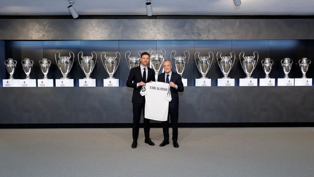 La presentación de Xabi Alonso con el Real Madrid en imágenes