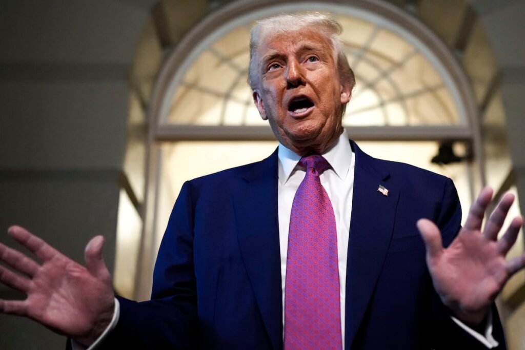 Maduro libera a un estadounidense mientras Trump estudia una prórroga para que Chevron siga operando en Venezuela | Internacional Maduro libera a un estadounidense mientras Trump estudia una prórroga para que Chevron siga operando en Venezuela | Internacional