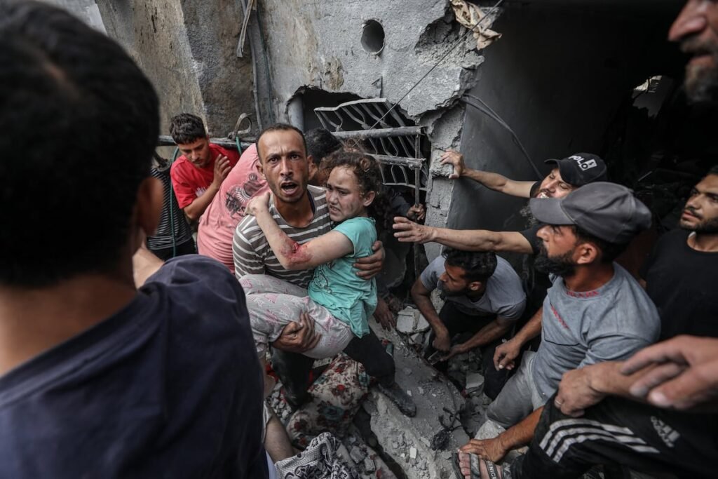Gaza sufre otra noche sangrienta con al menos 125 muertos en ataques de Israel | Internacional Gaza sufre otra noche sangrienta con al menos 125 muertos en ataques de Israel | Internacional