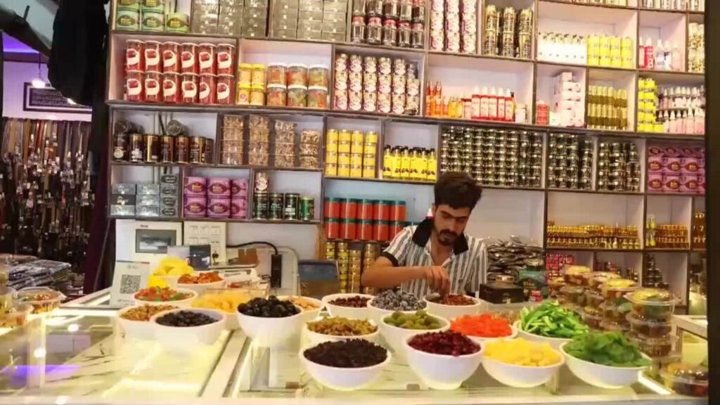 Residentes de la Cachemira india amanecen en una tensa calma tras no reportarse nuevos incidentes entre India y Pakistán Residentes de la Cachemira india amanecen en una tensa calma tras no reportarse nuevos incidentes entre India y Pakistán