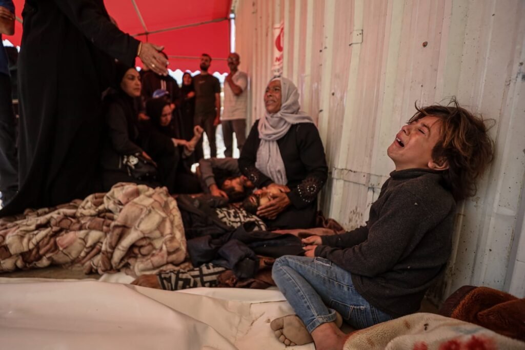Israel mata a más de 50 palestinos en Gaza en nuevos ataques mientras prepara otra ofensiva terrestre | Internacional Israel mata a más de 50 palestinos en Gaza en nuevos ataques mientras prepara otra ofensiva terrestre | Internacional