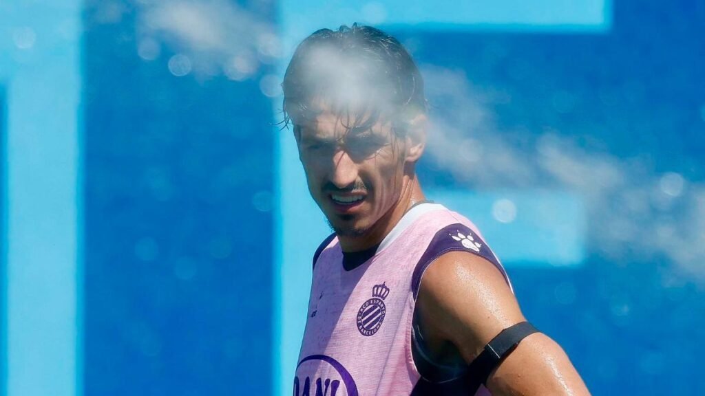 El mensaje provocativo del Espanyol con los aspersores El mensaje provocativo del Espanyol con los aspersores