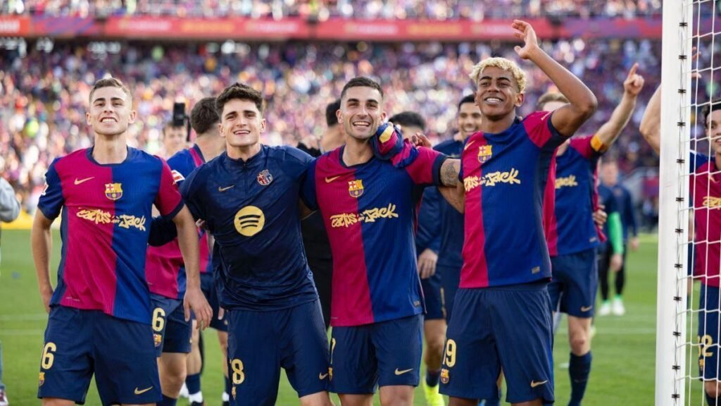 La llegada de Piqué con Ibai, las lágrimas de Szczesny, el balón de playa de Vini… La llegada de Piqué con Ibai, las lágrimas de Szczesny, el balón de playa de Vini…